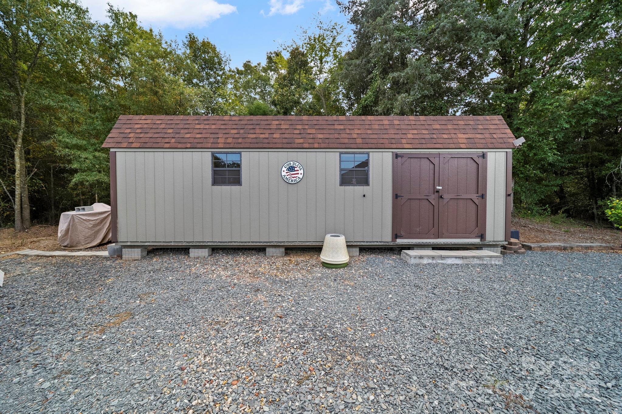 5702 And 5401 Army Road Property Photo 46