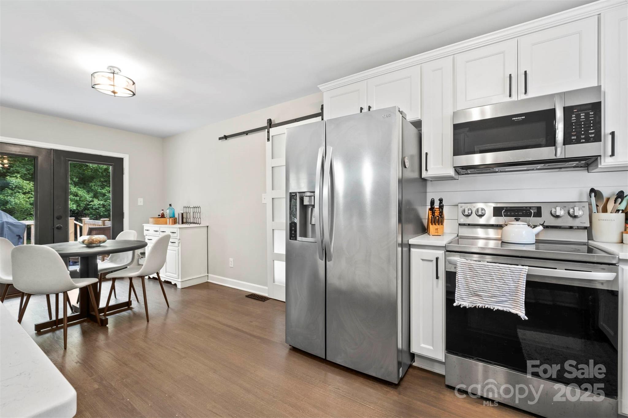 5442 Kinsale Lane Property Photo 6