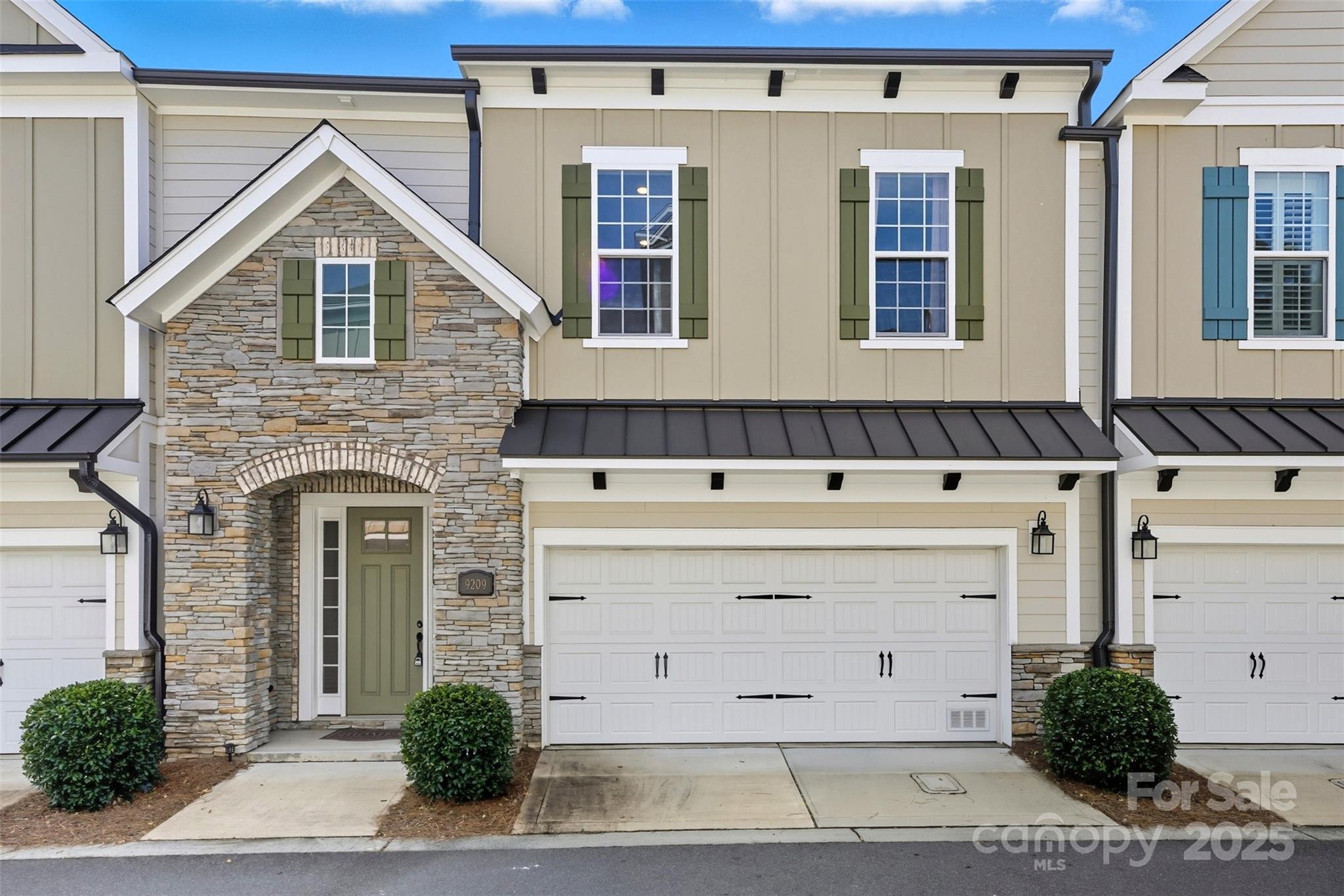 9209 Colin Crossing Court Property Photo 1