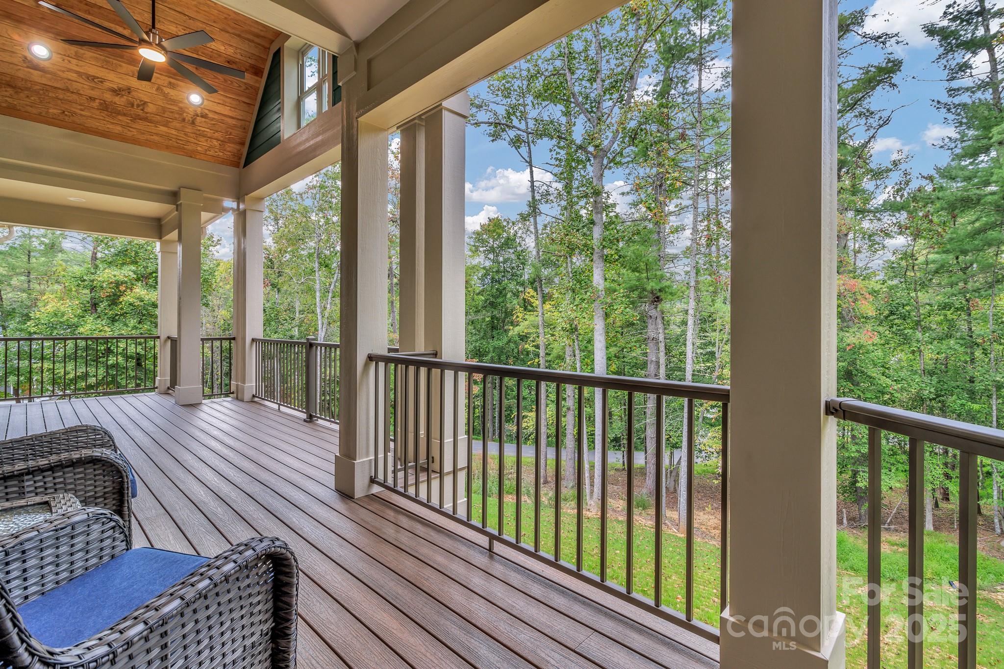 926 Settlers Trail Property Photo 32