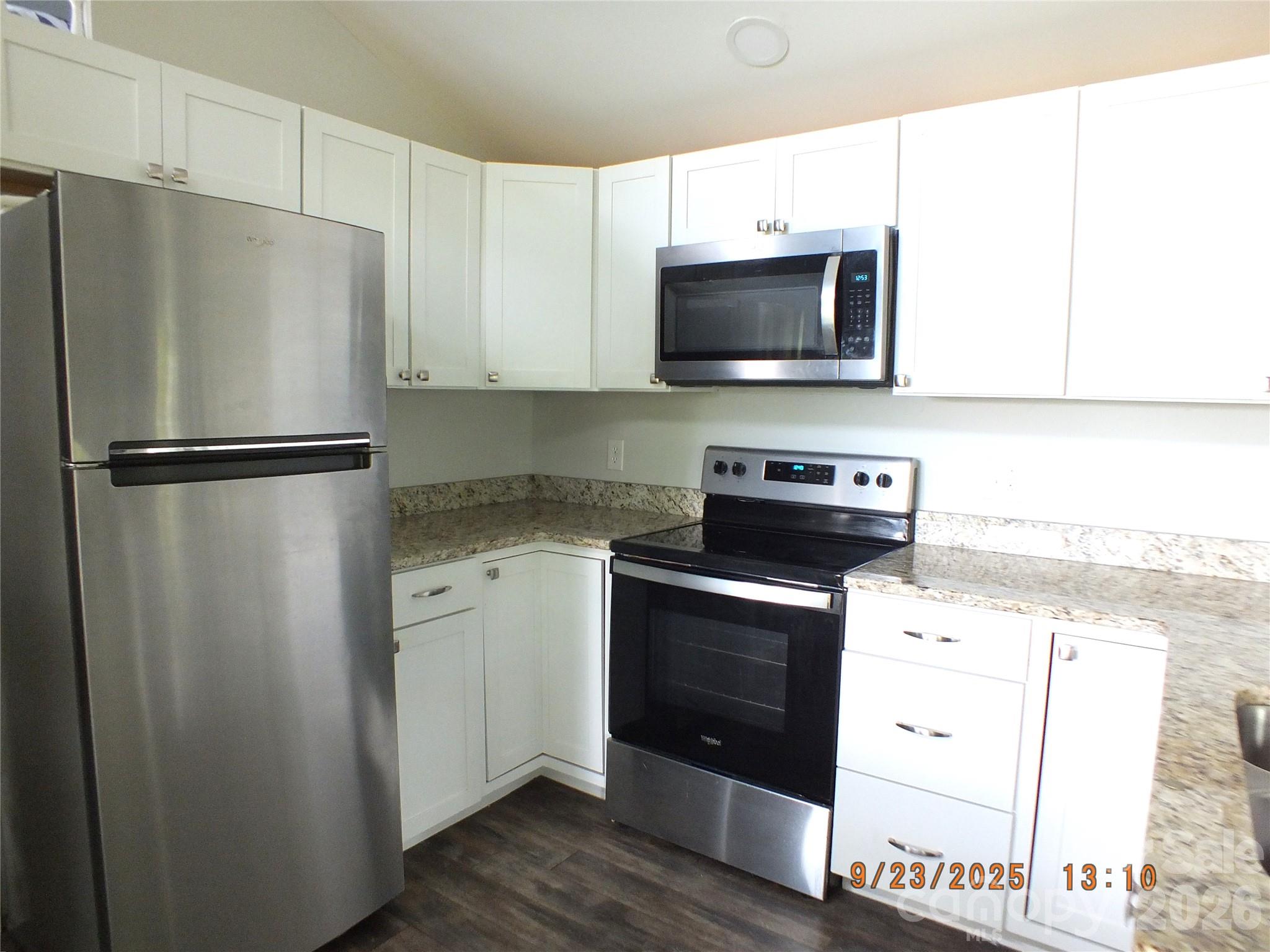 408 Whispering Winds Road Property Photo 6