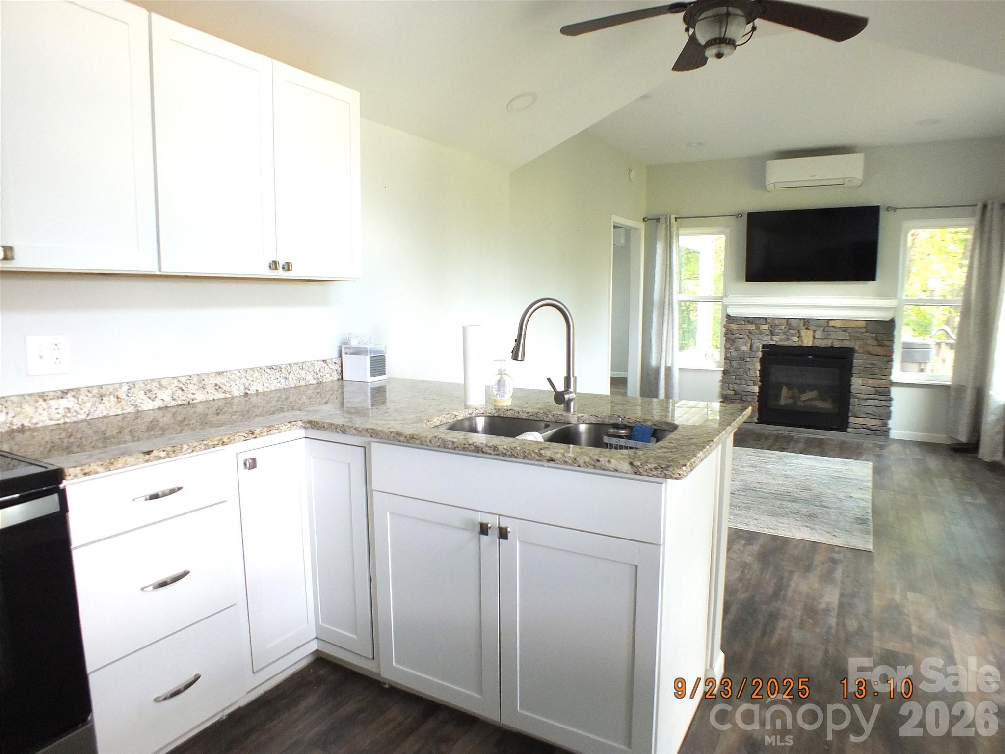 408 Whispering Winds Road Property Photo 7