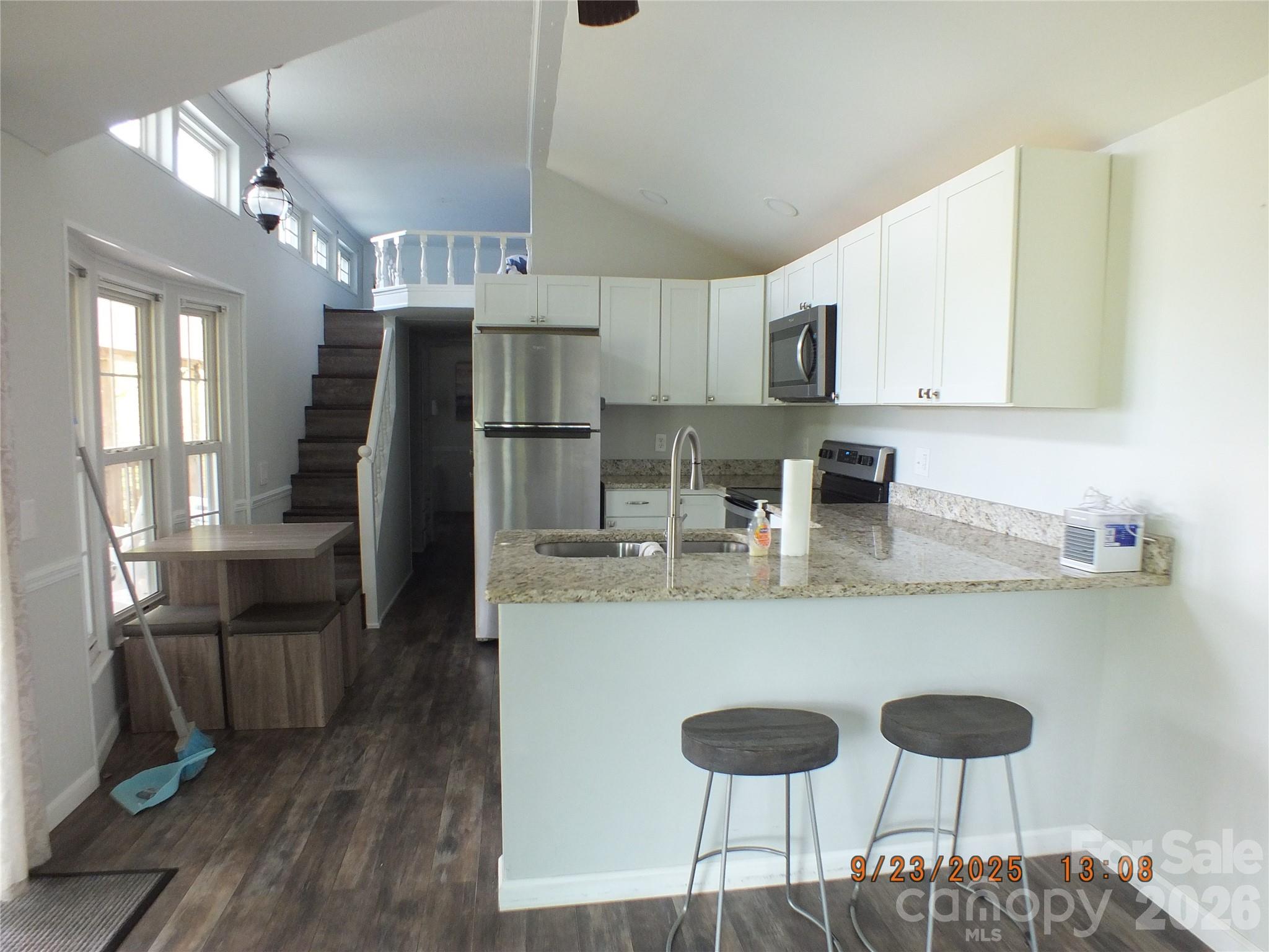 408 Whispering Winds Road Property Photo 8
