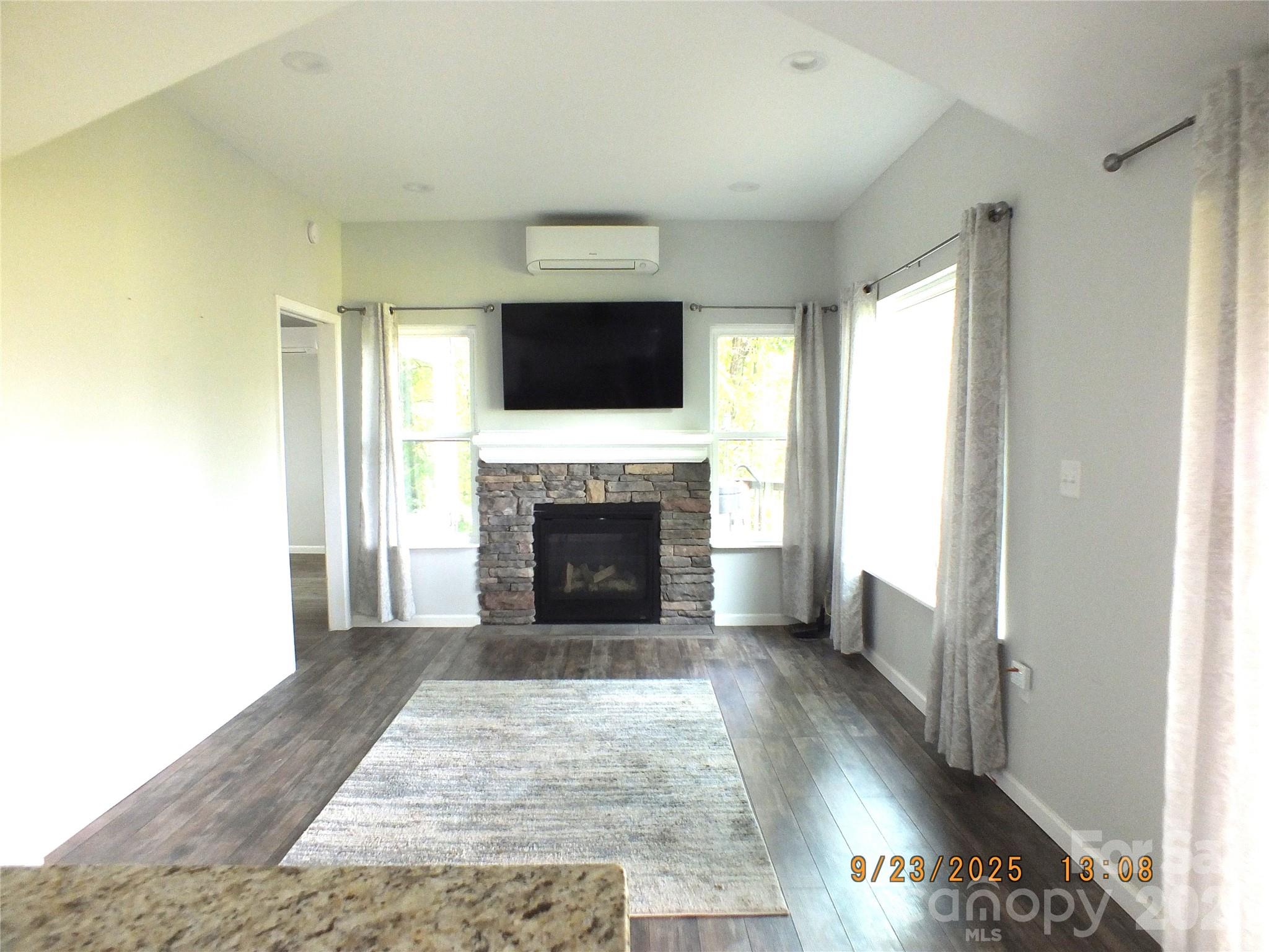 408 Whispering Winds Road Property Photo 9