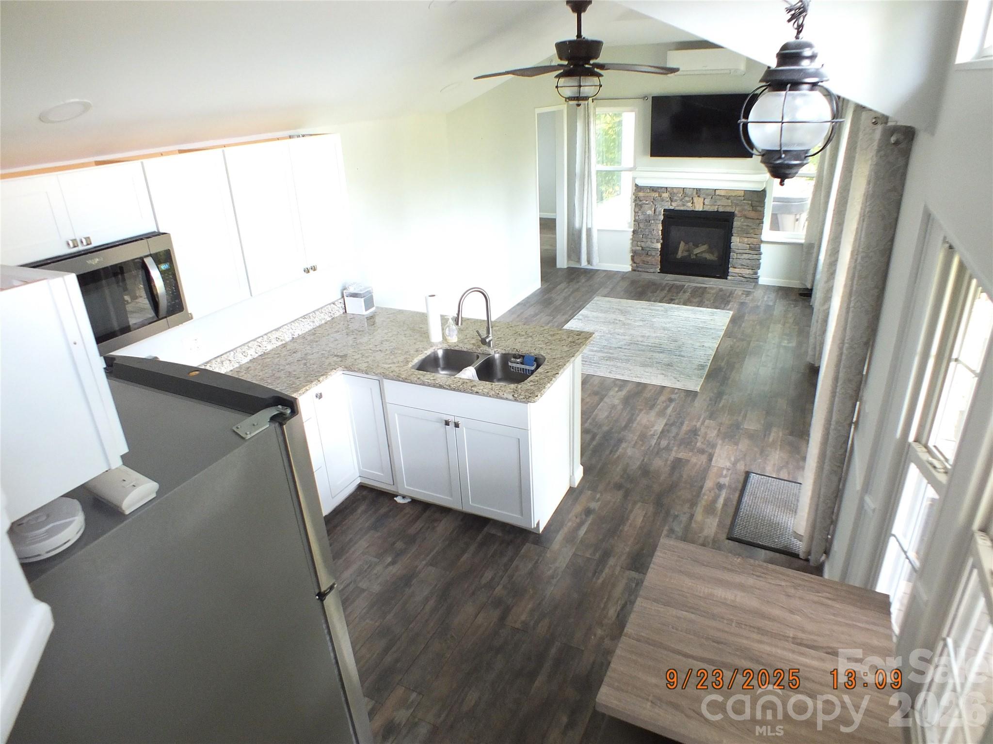 408 Whispering Winds Road Property Photo 10