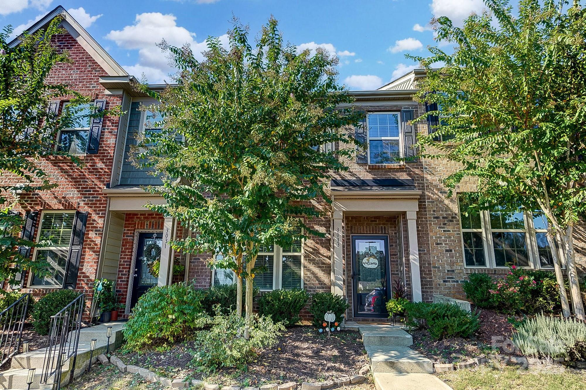 3033 Honeylocust Lane Property Photo 2