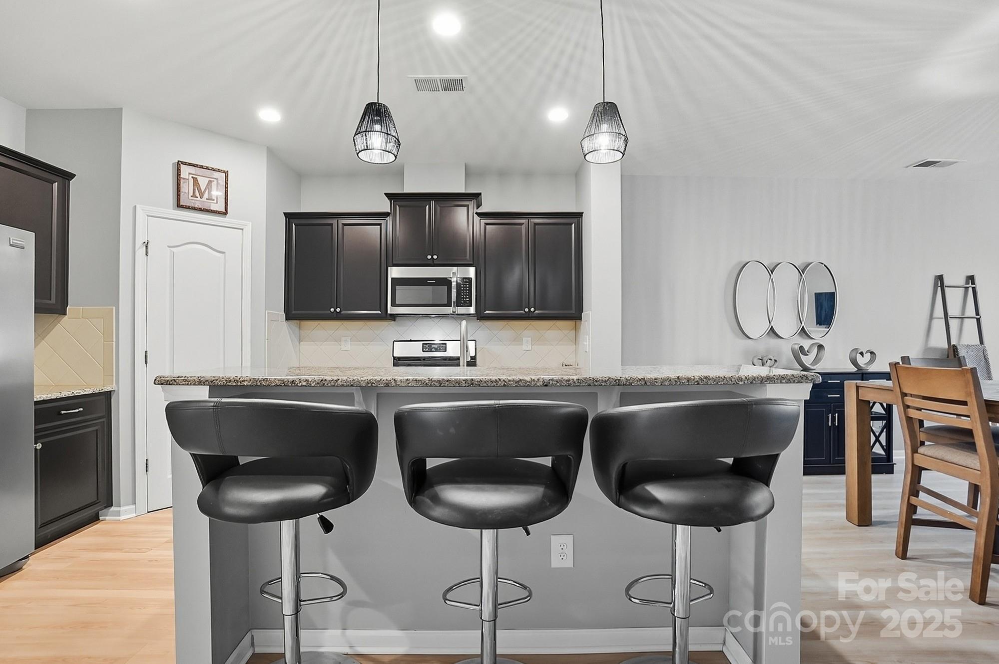 3033 Honeylocust Lane Property Photo 5