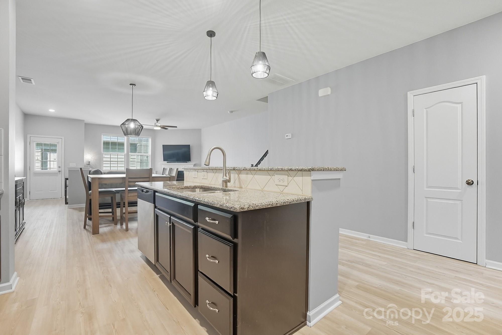 3033 Honeylocust Lane Property Photo 8