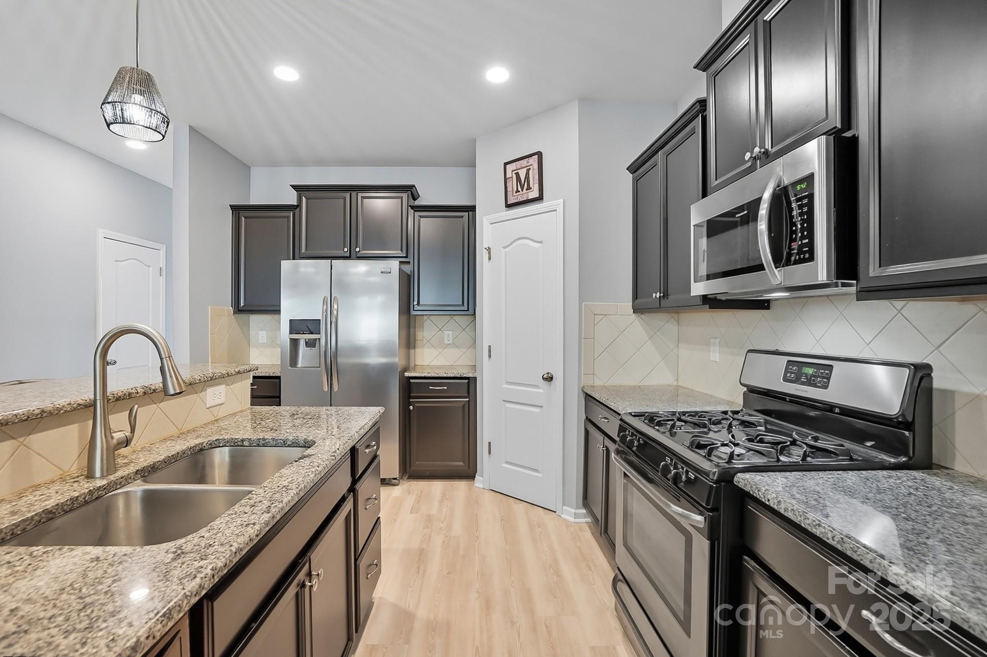 3033 Honeylocust Lane Property Photo 9