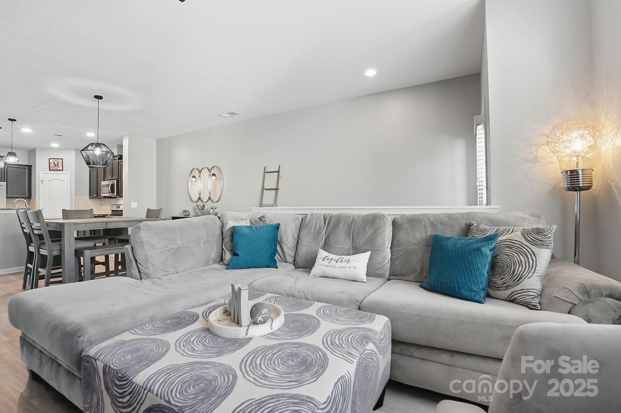 3033 Honeylocust Lane Property Photo 15