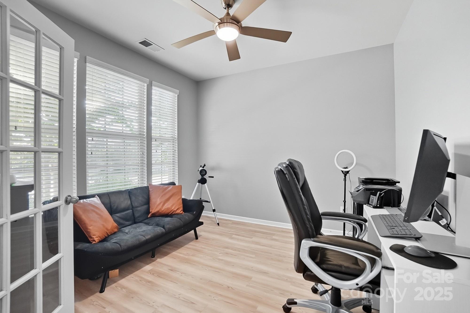 3033 Honeylocust Lane Property Photo 16