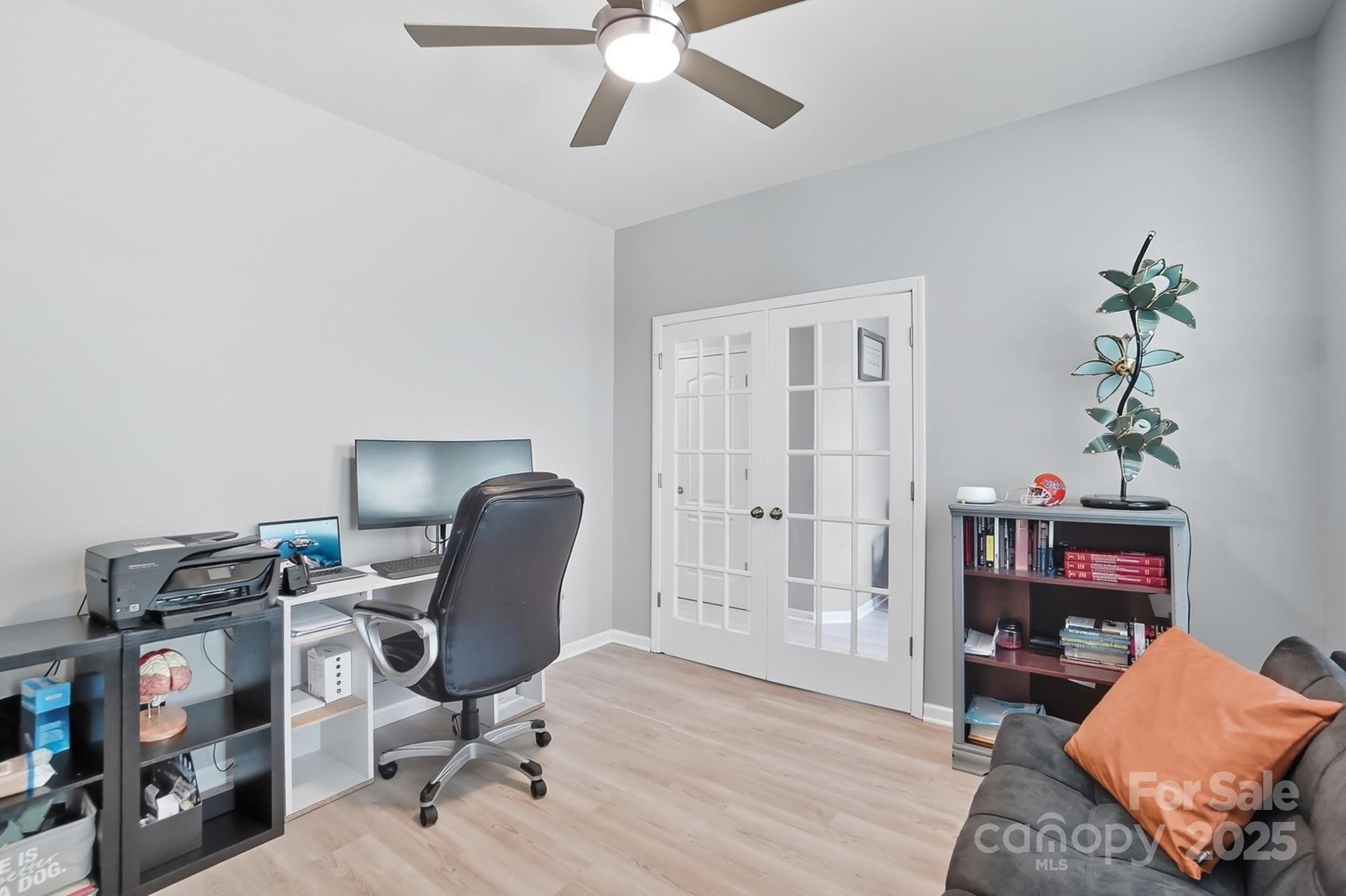 3033 Honeylocust Lane Property Photo 17