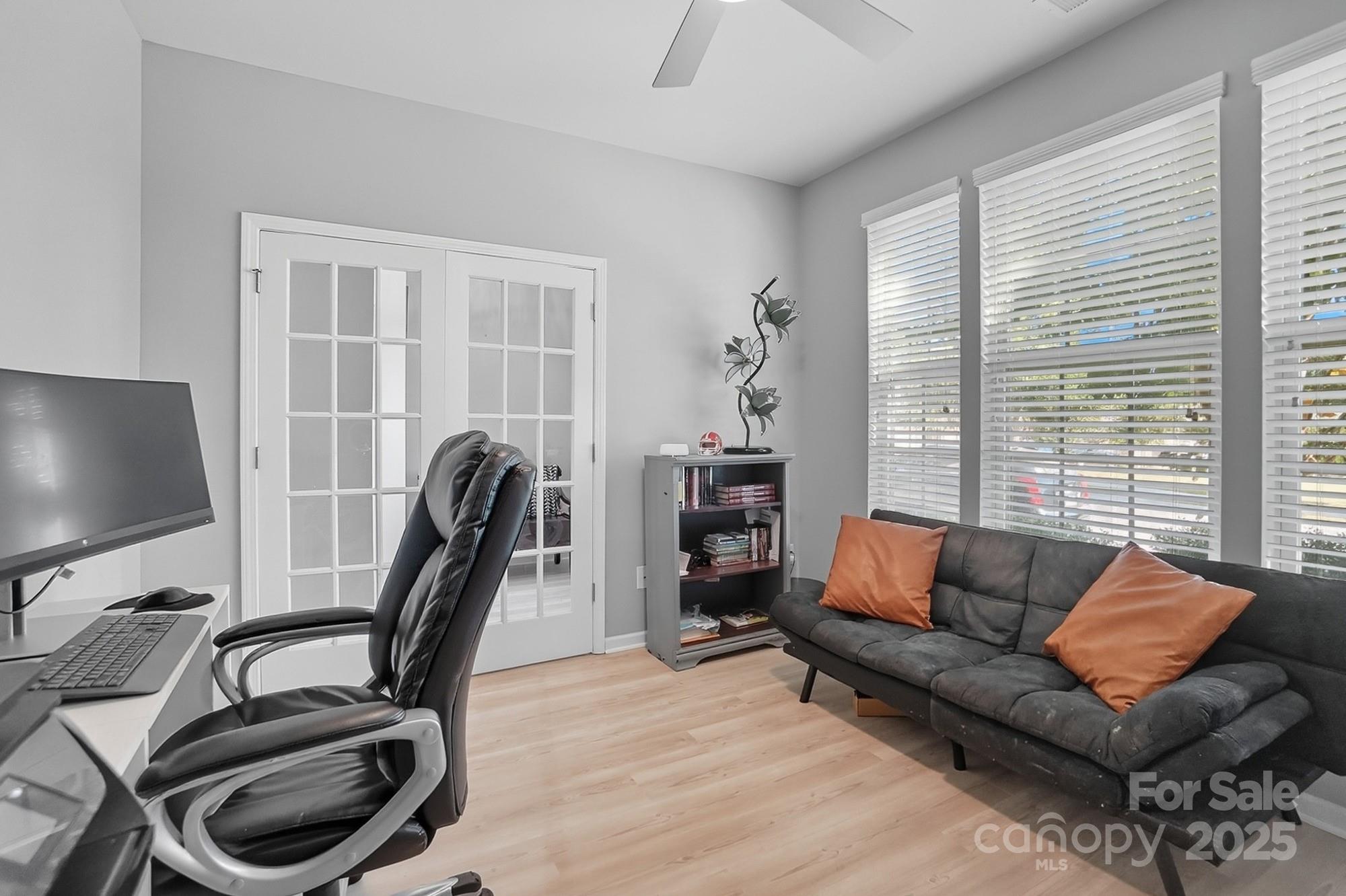 3033 Honeylocust Lane Property Photo 18