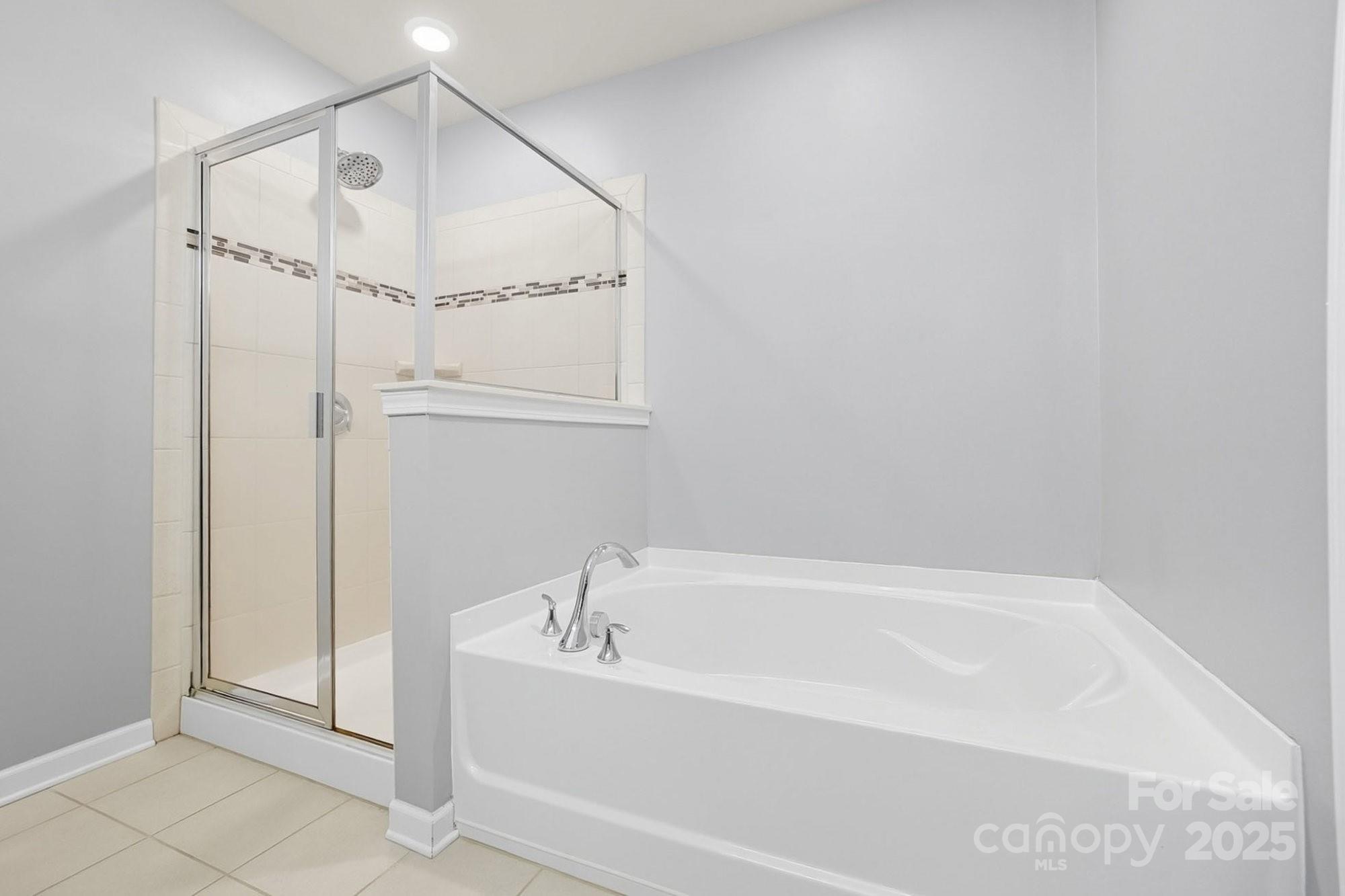 3033 Honeylocust Lane Property Photo 26