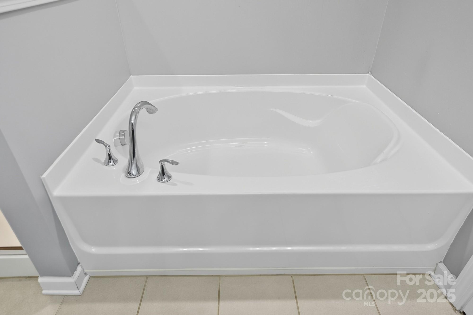 3033 Honeylocust Lane Property Photo 28