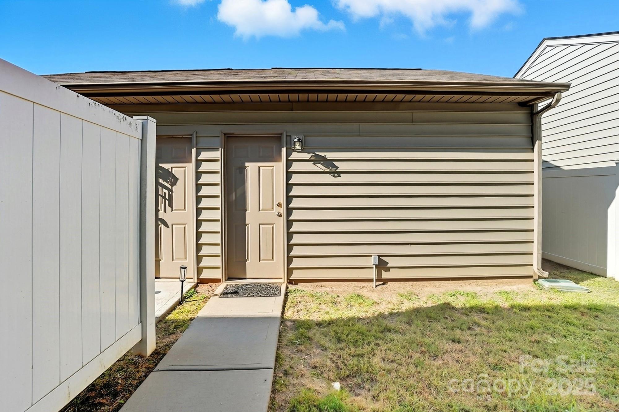 3033 Honeylocust Lane Property Photo 37