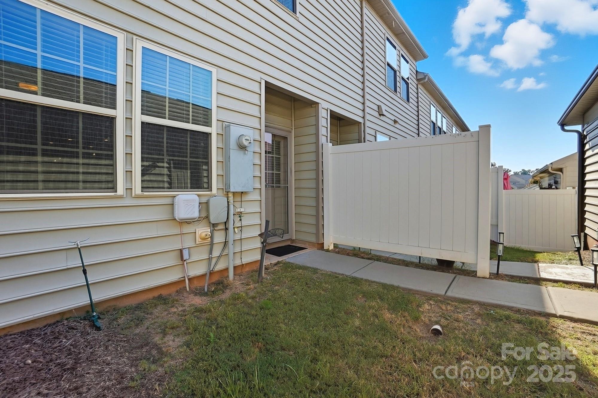 3033 Honeylocust Lane Property Photo 39