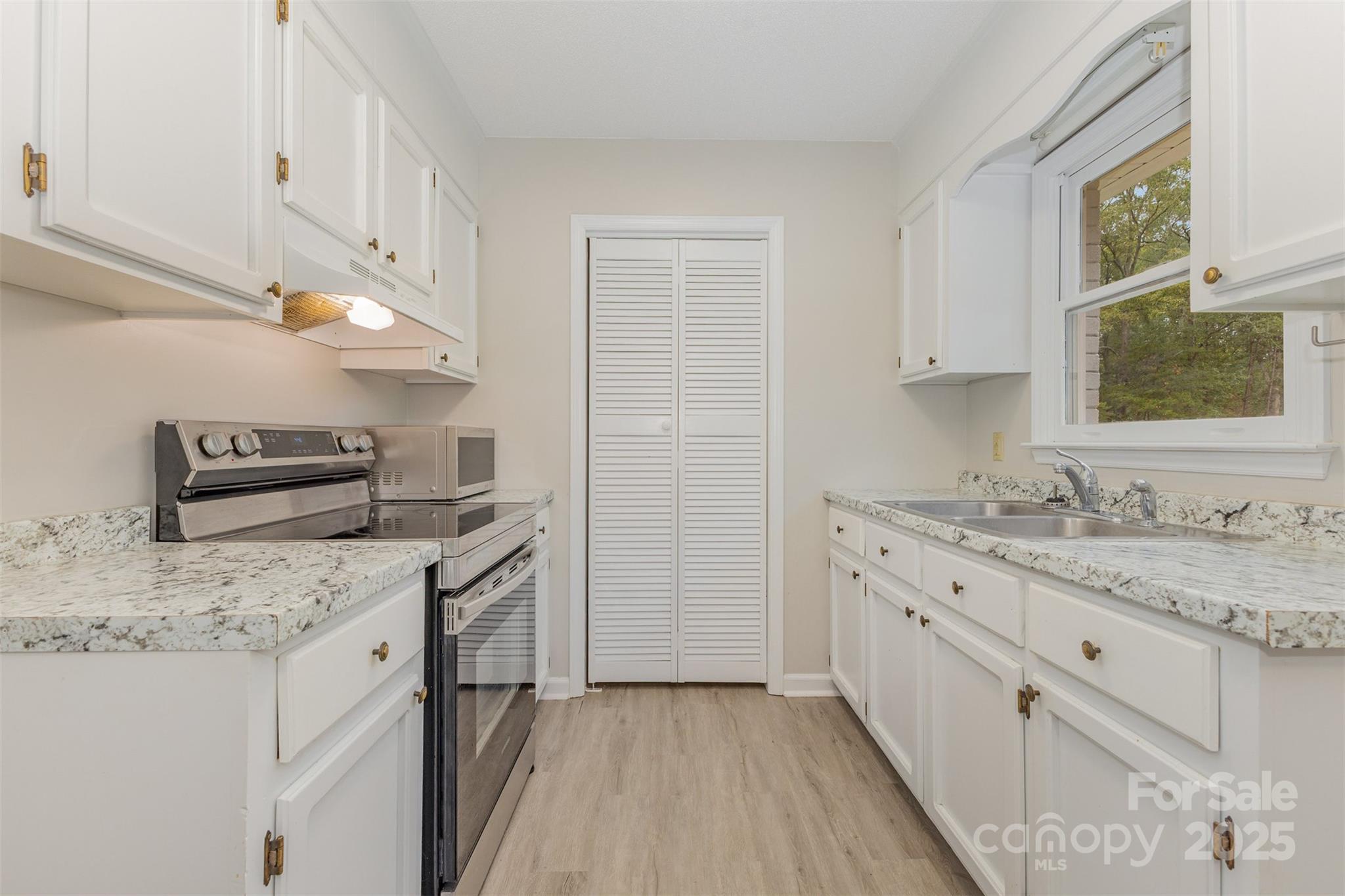 1310 Love Road Property Photo 10