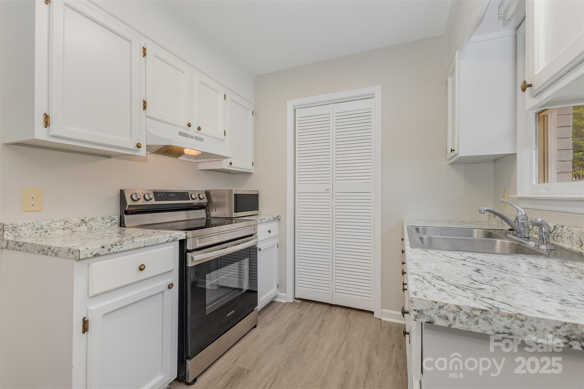 1310 Love Road Property Photo 11