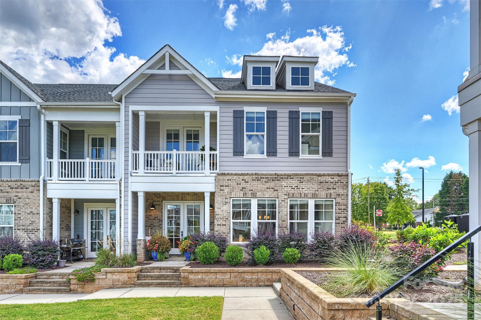 215 Junaluska Drive Property Photo 1