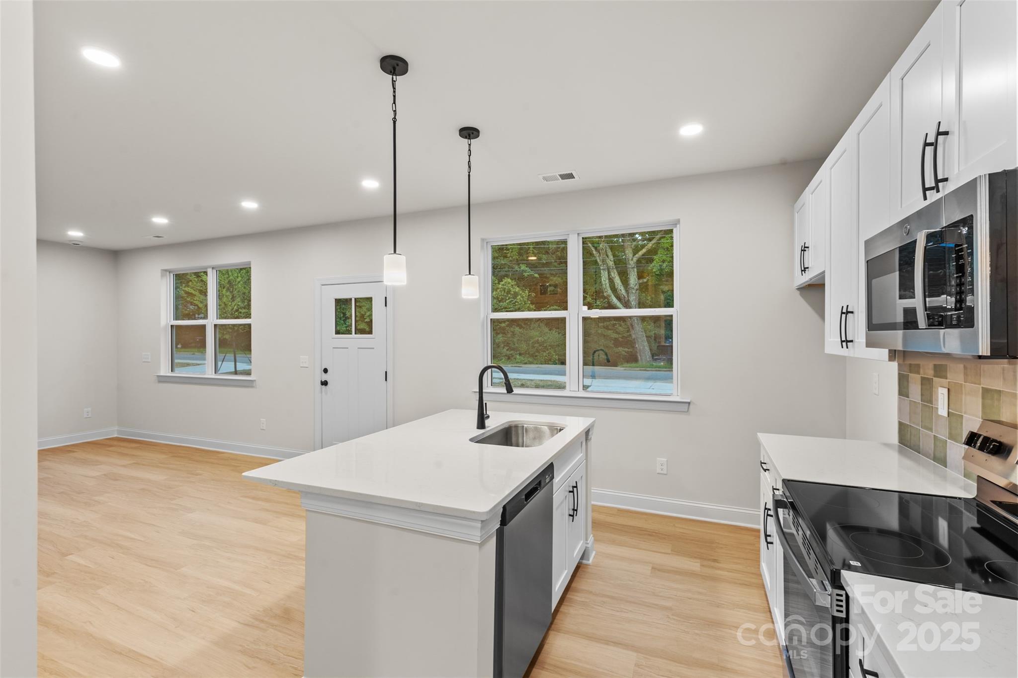 405 Winston Avenue Property Photo 9