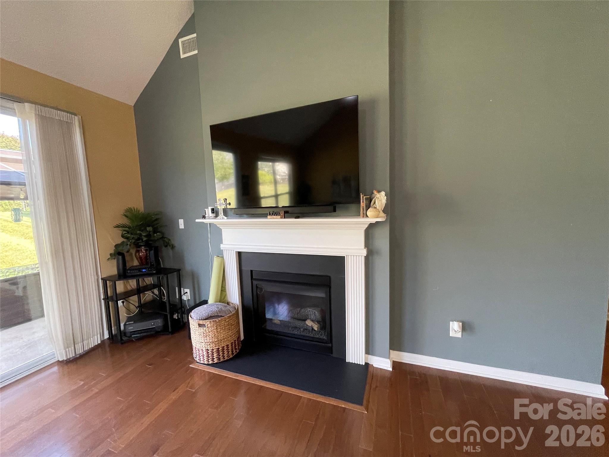 308 Tall Wheat Lane Property Photo 8