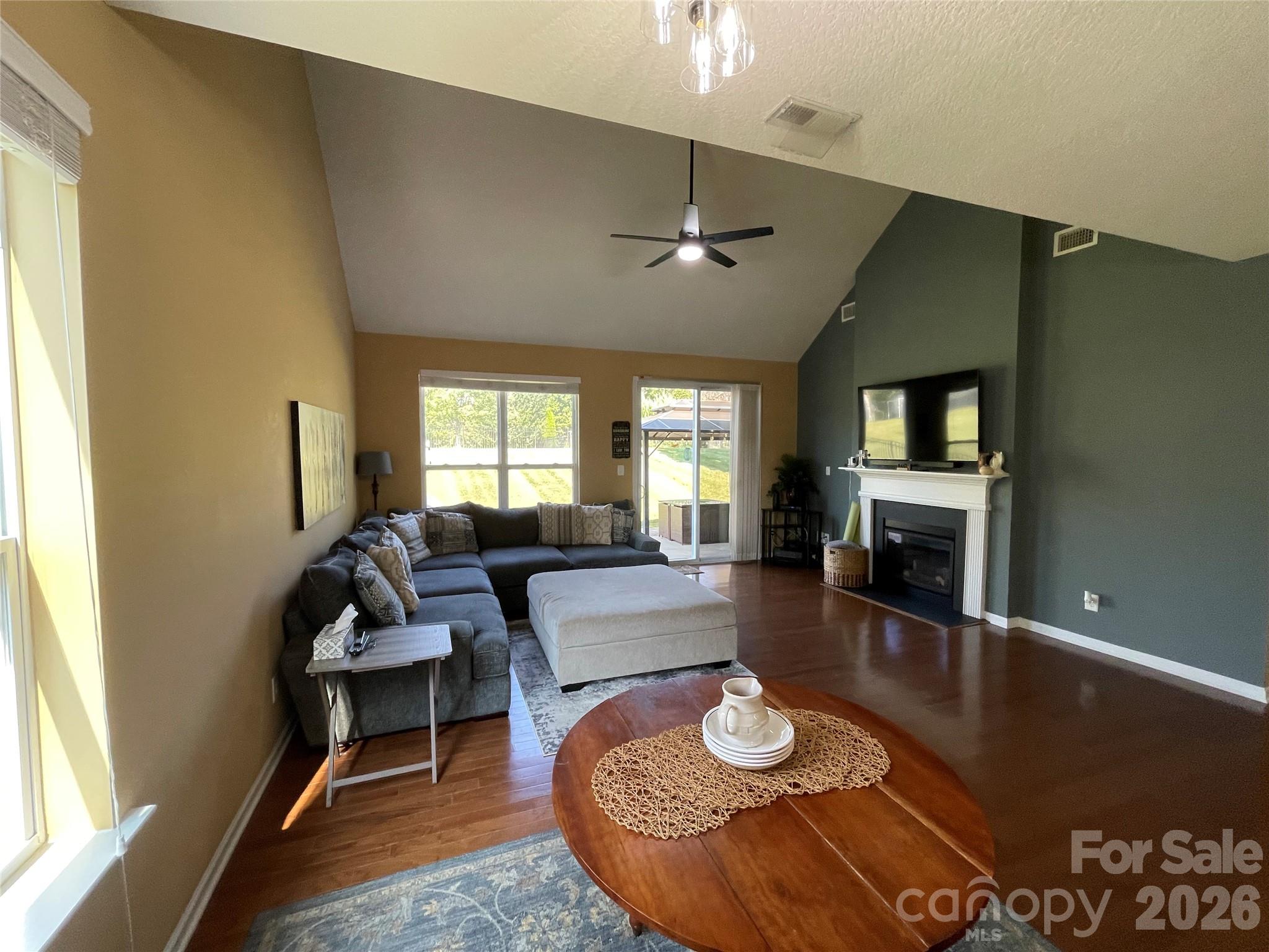 308 Tall Wheat Lane Property Photo 9