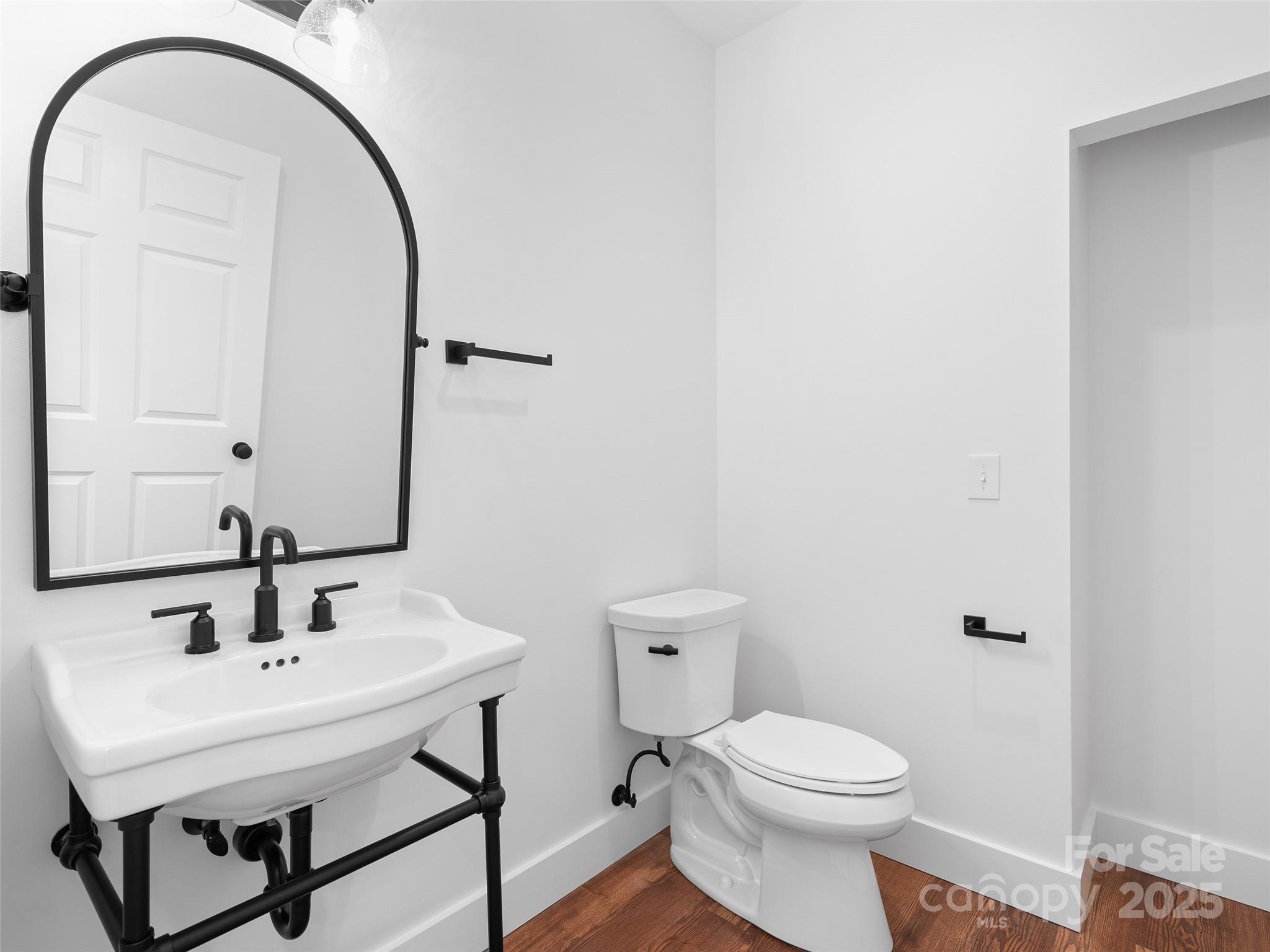 11 Riemar Lane Property Photo 9