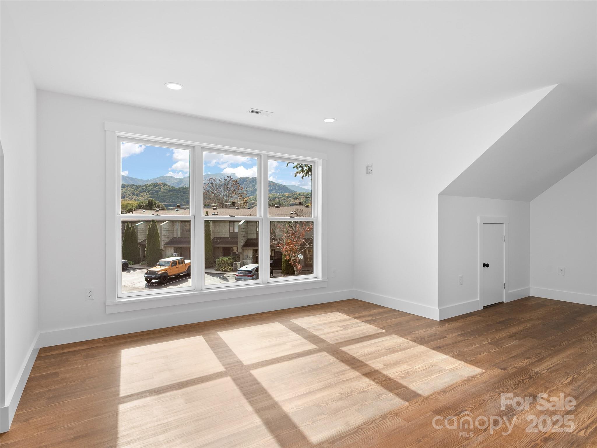 11 Riemar Lane Property Photo 25
