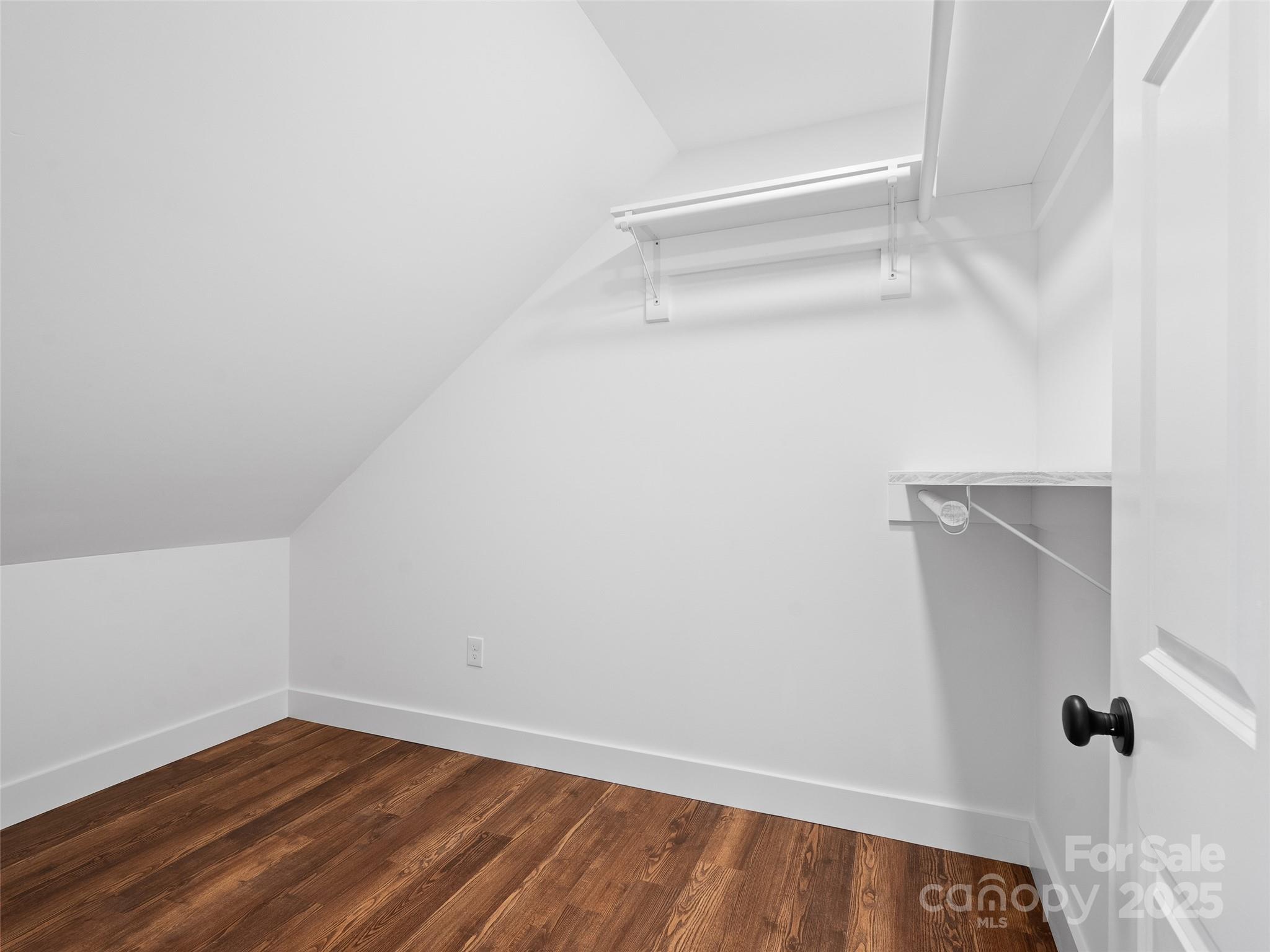 11 Riemar Lane Property Photo 29