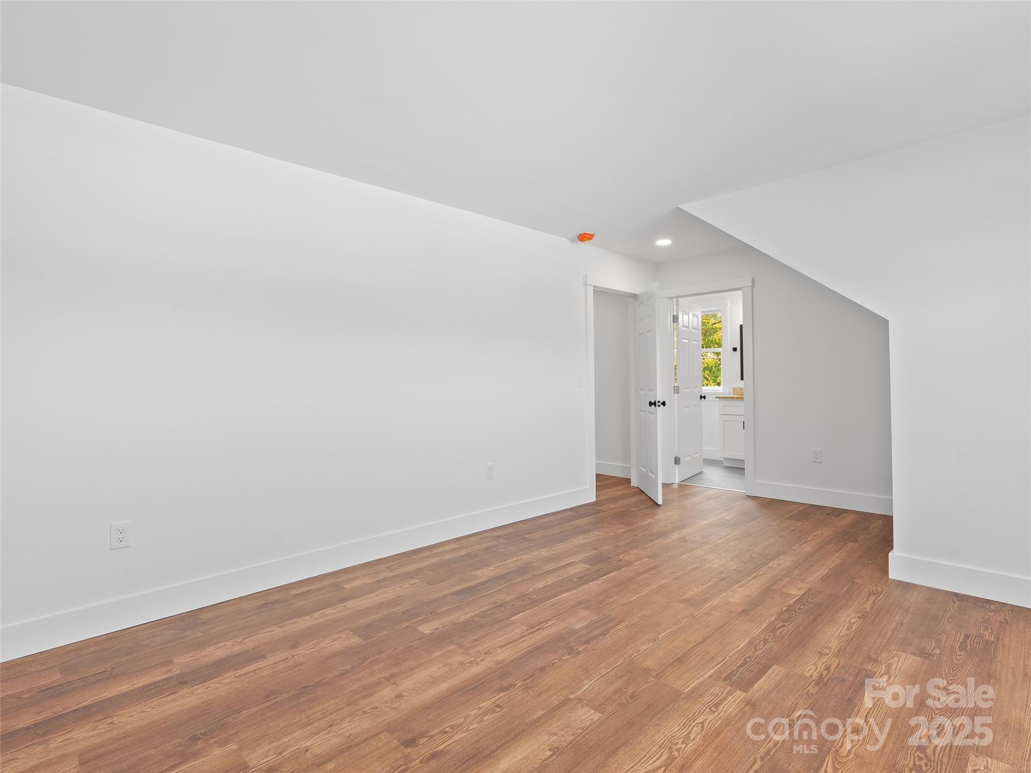 11 Riemar Lane Property Photo 31