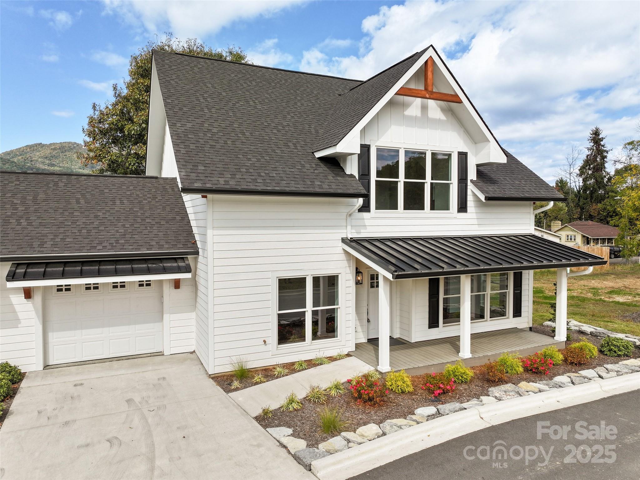 15 Riemar Lane Property Photo 1