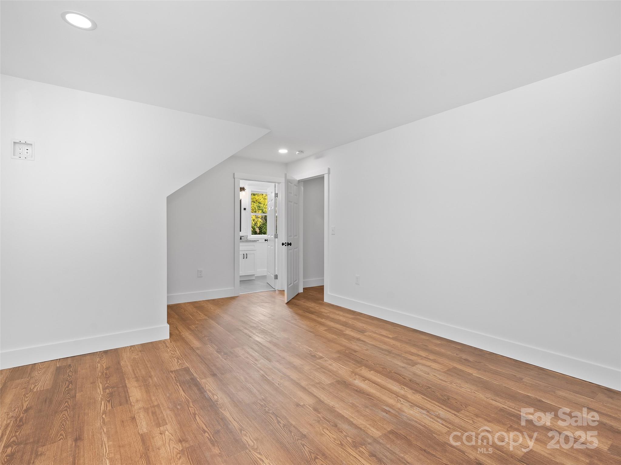 15 Riemar Lane Property Photo 14