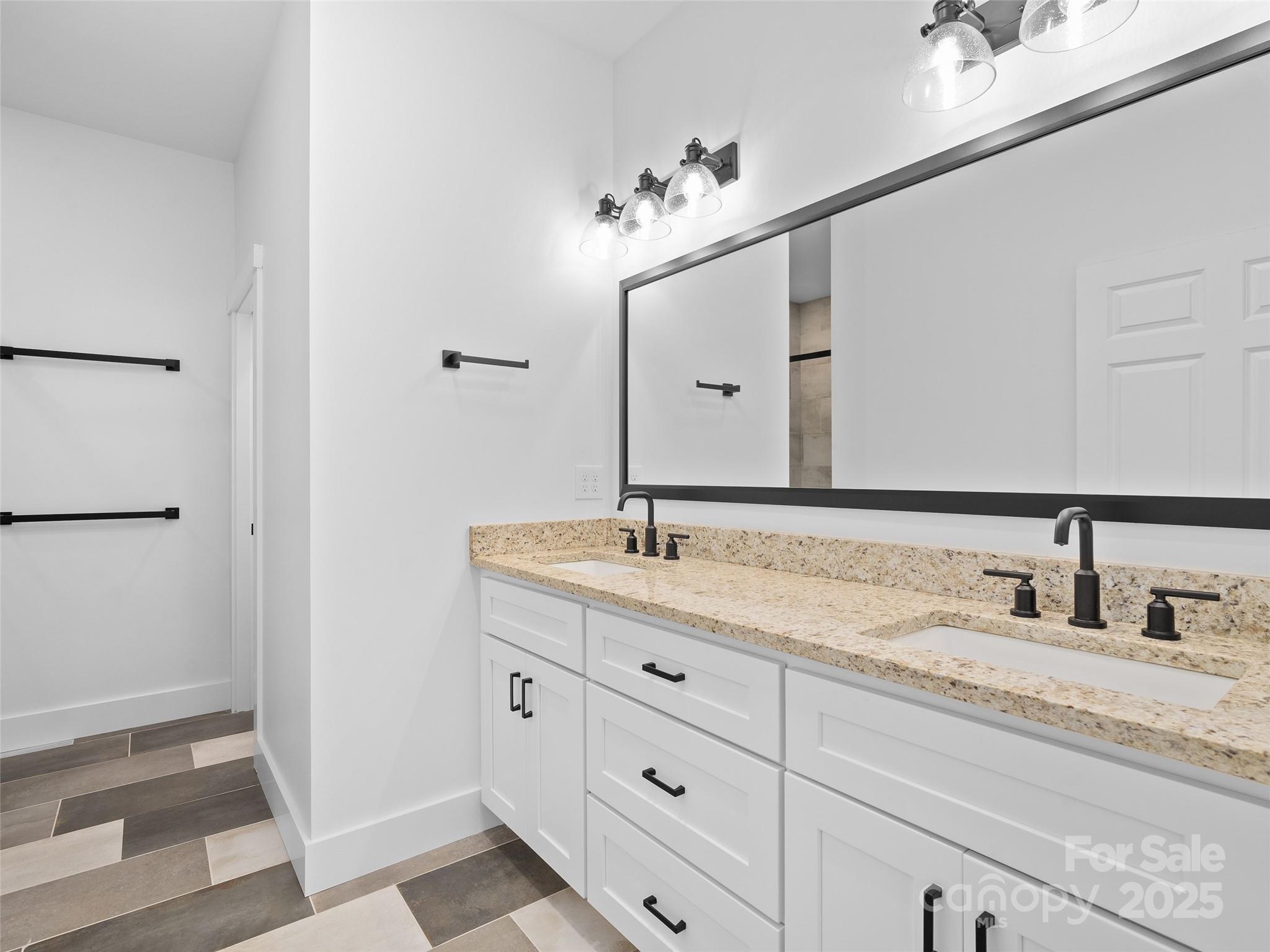 15 Riemar Lane Property Photo 19