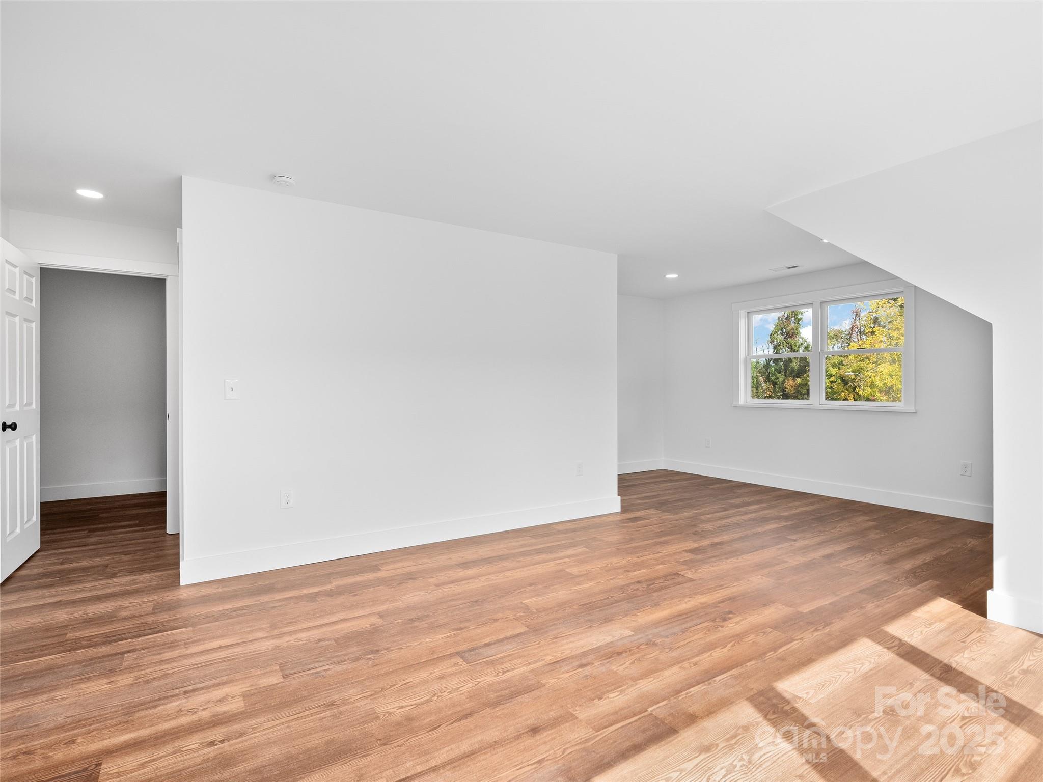 15 Riemar Lane Property Photo 32