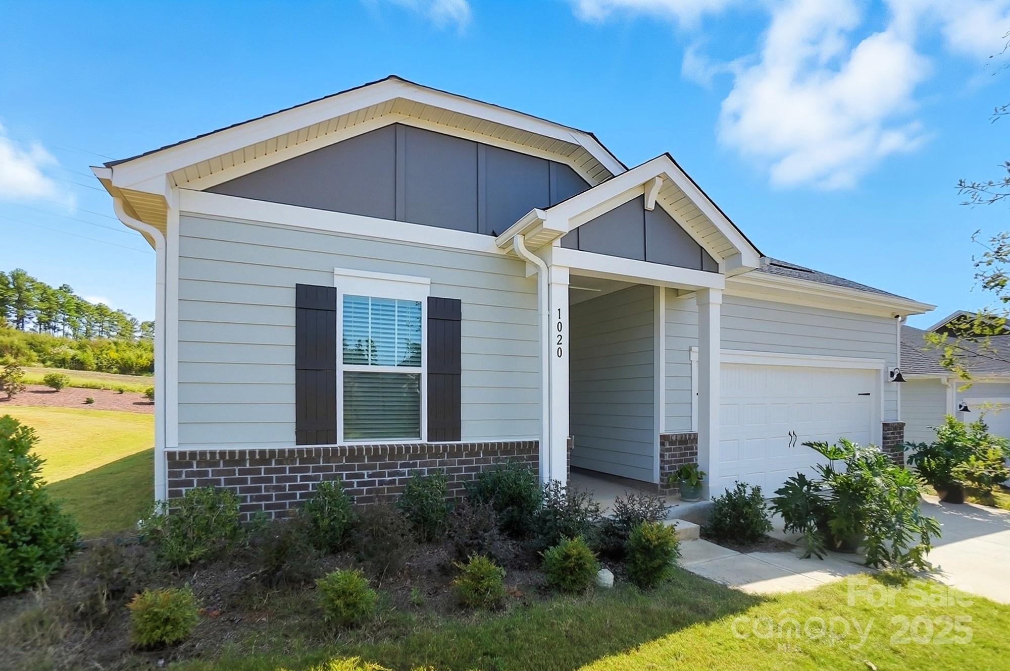 1020 Alicante Avenue Property Photo 3