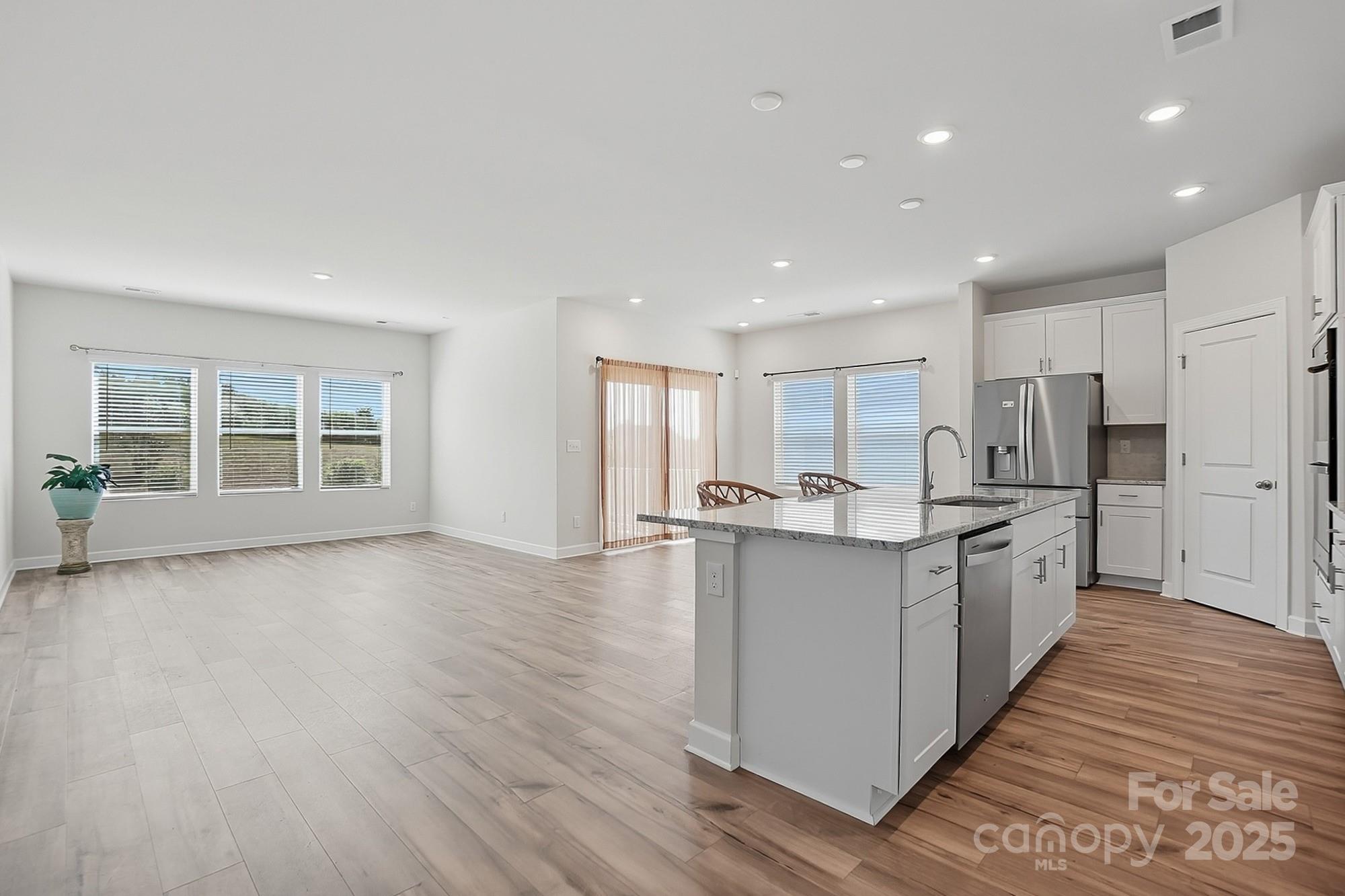 1020 Alicante Avenue Property Photo 6