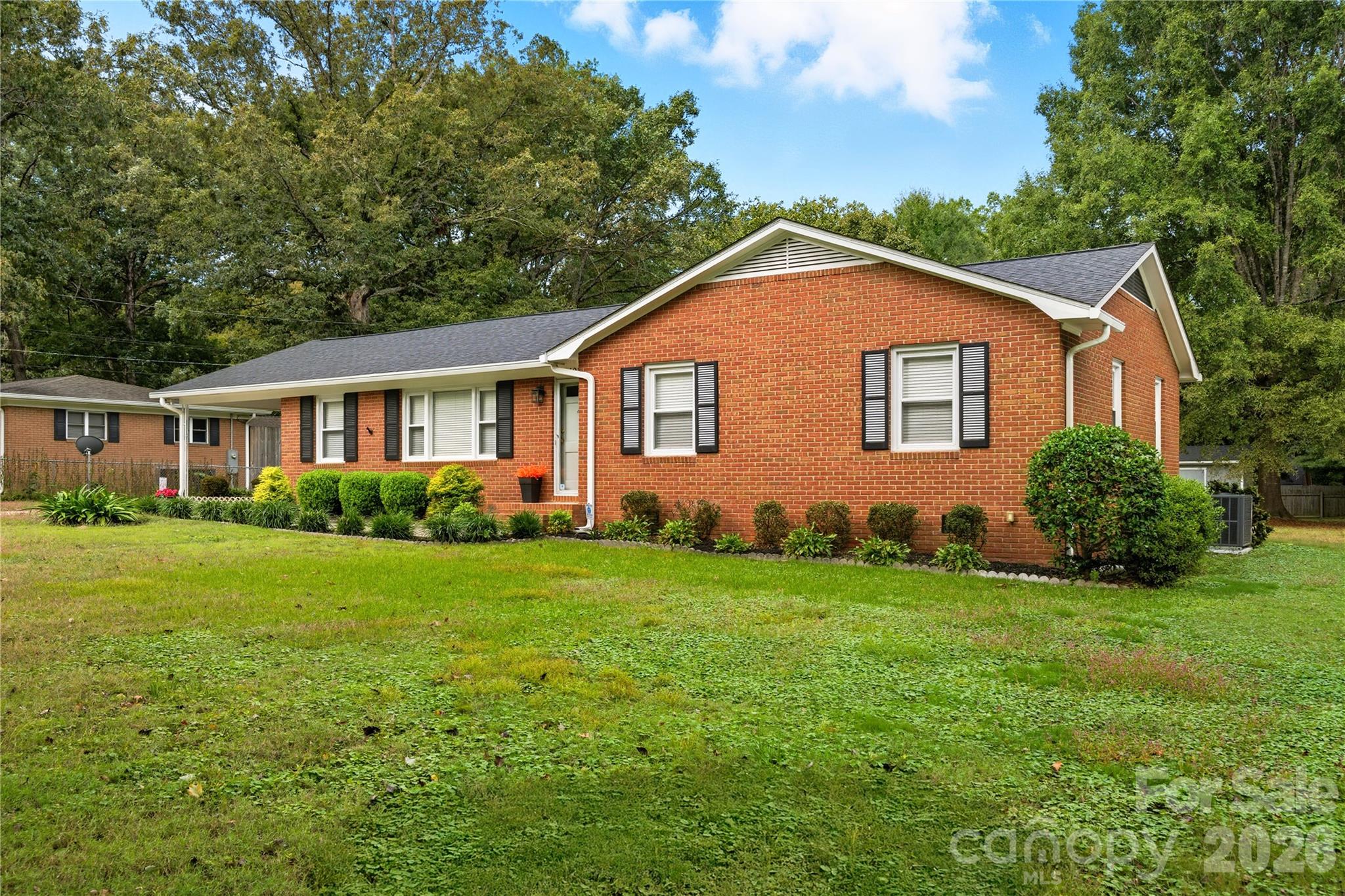 2101 Shady Lane Property Photo 2