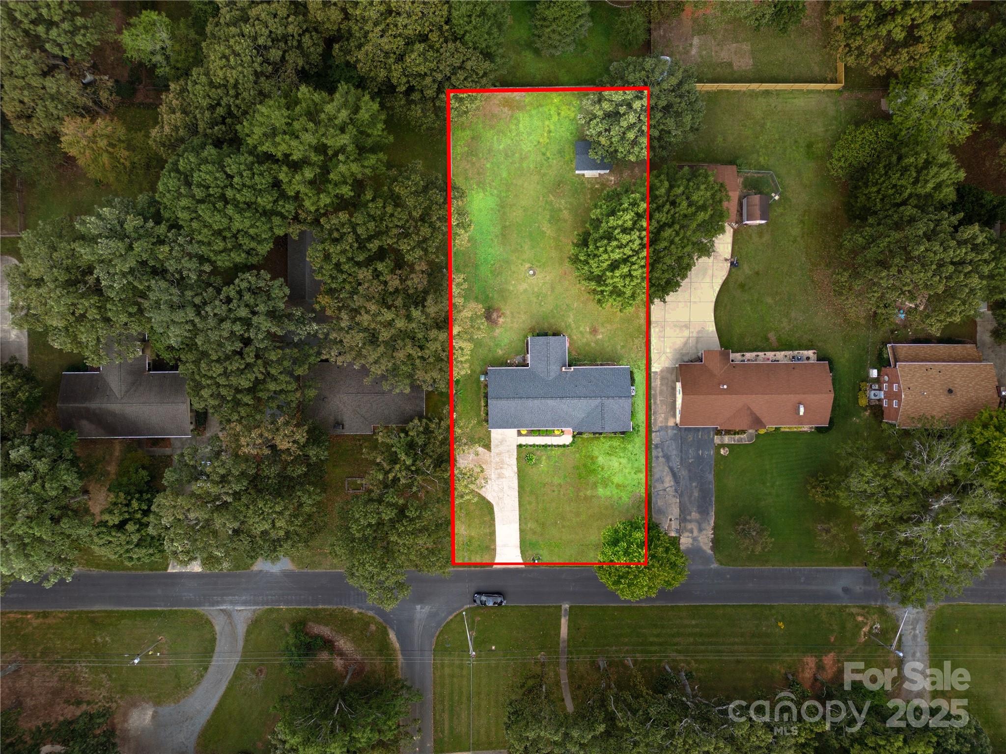 2101 Shady Lane Property Photo 4