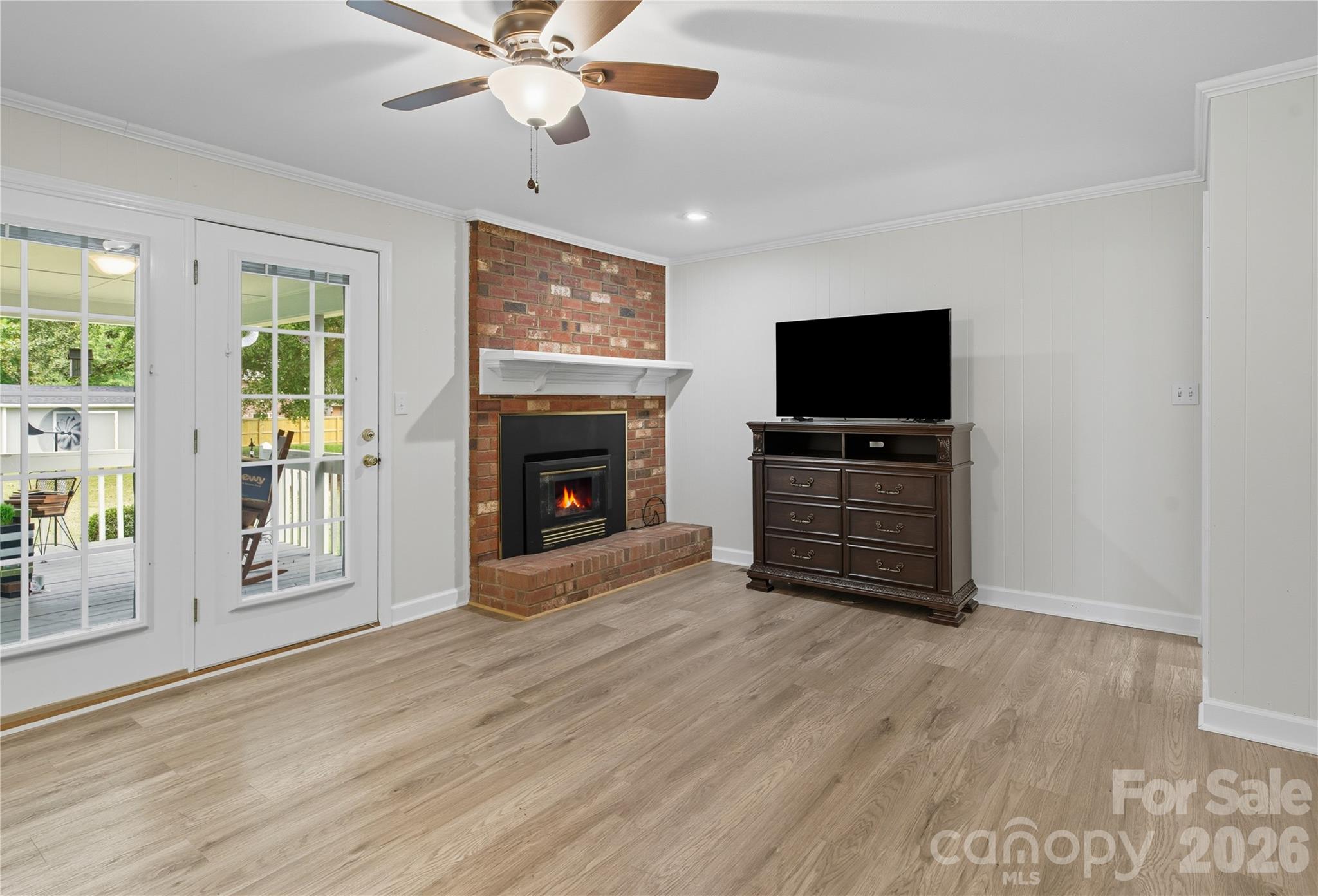 2101 Shady Lane Property Photo 6