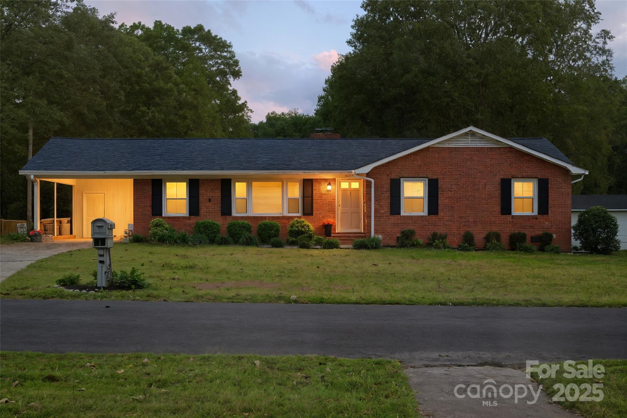 2101 Shady Lane Property Photo 37