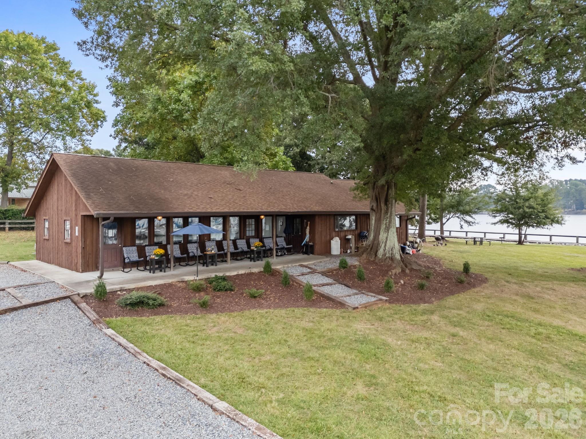1887 Yacht Club Drive Property Photo 4