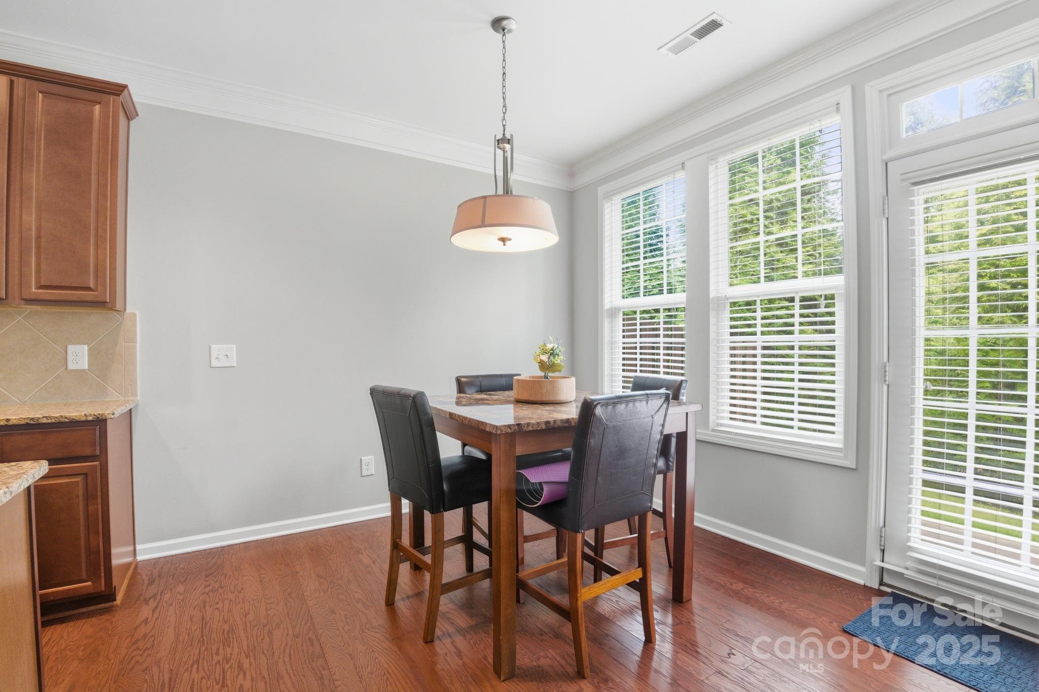 9655 Camberley Avenue Property Photo 7