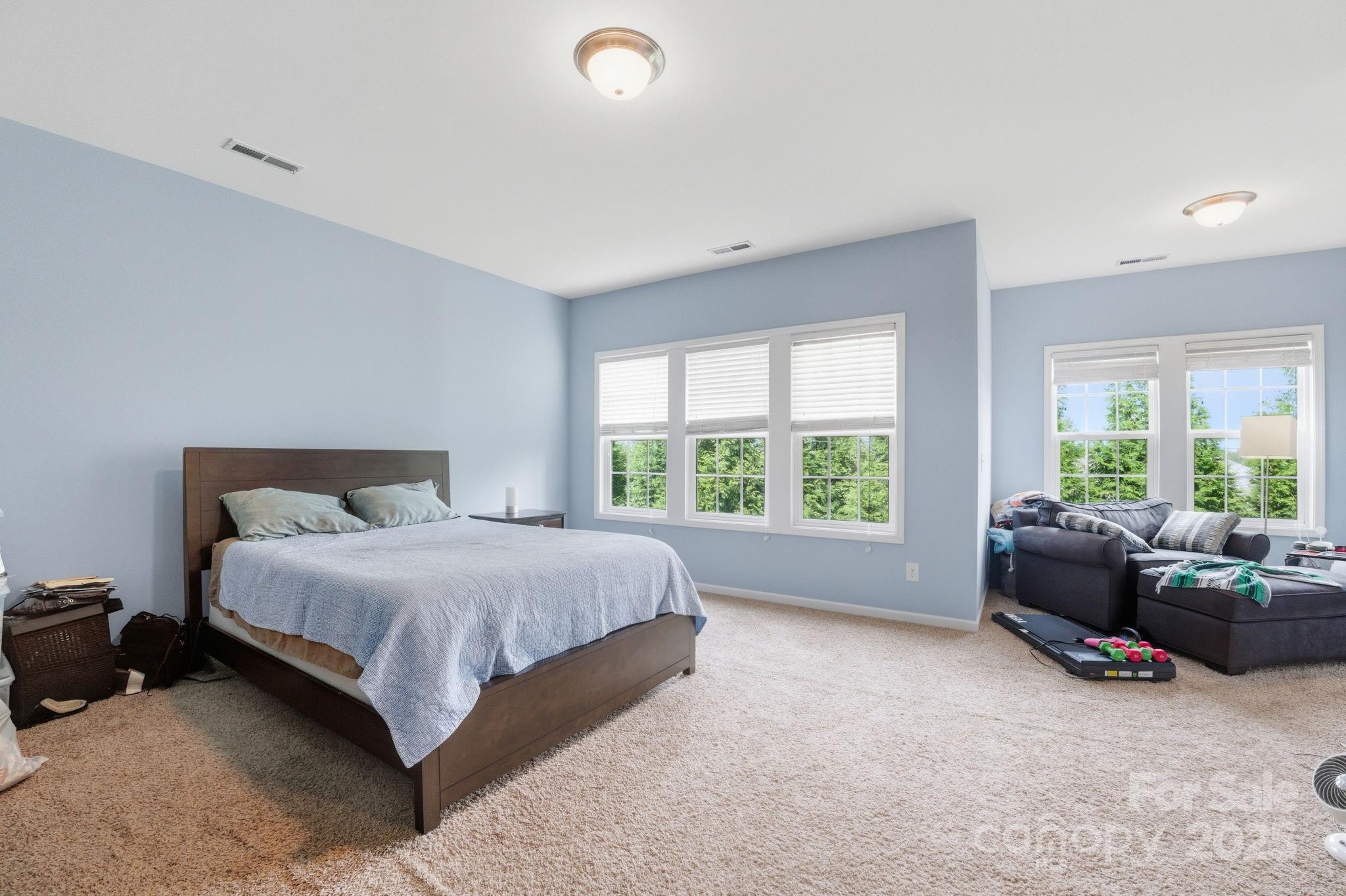 9655 Camberley Avenue Property Photo 15