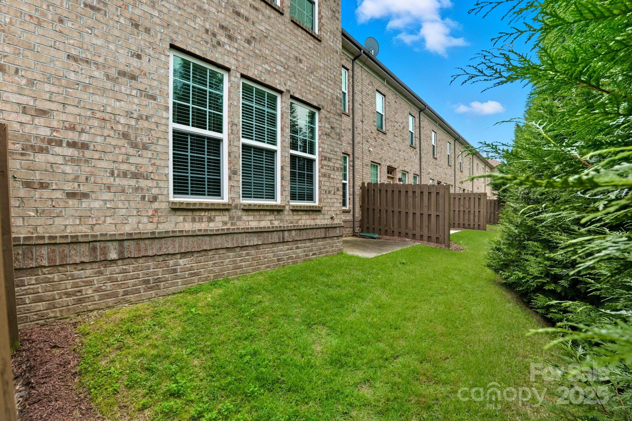 9655 Camberley Avenue Property Photo 22