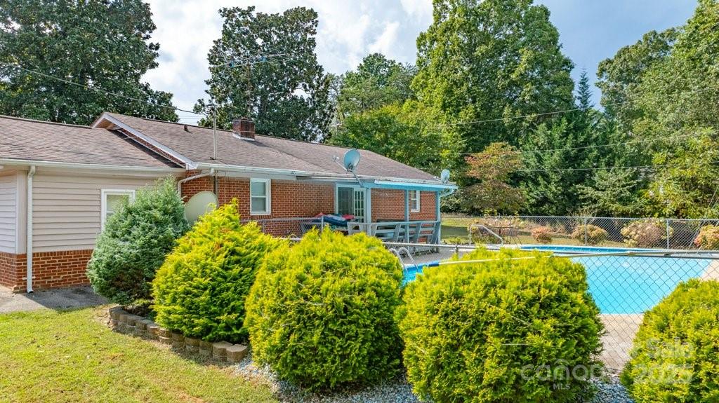 489 Ned Mcgimsey Road Property Photo 5