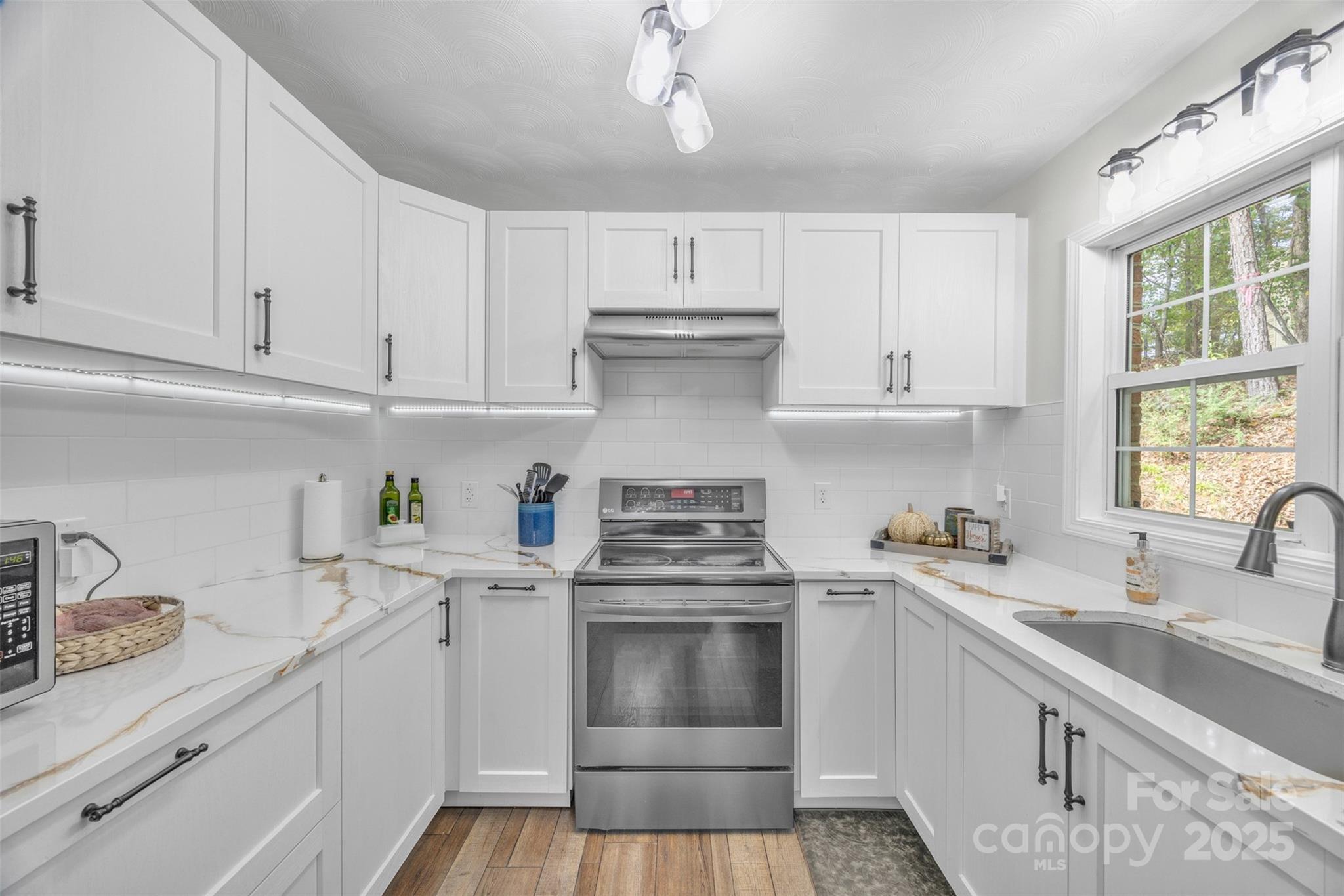 86 Sharon Valley Drive Property Photo 15