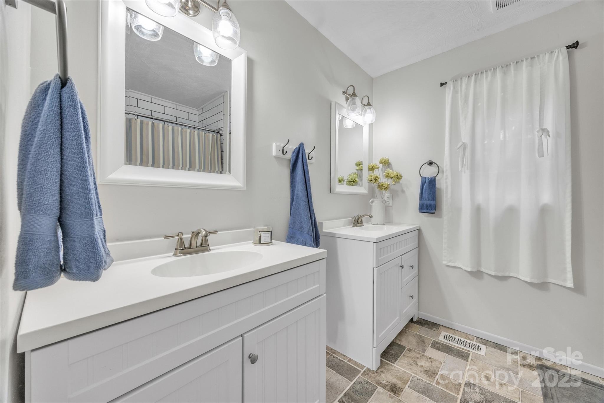 86 Sharon Valley Drive Property Photo 23