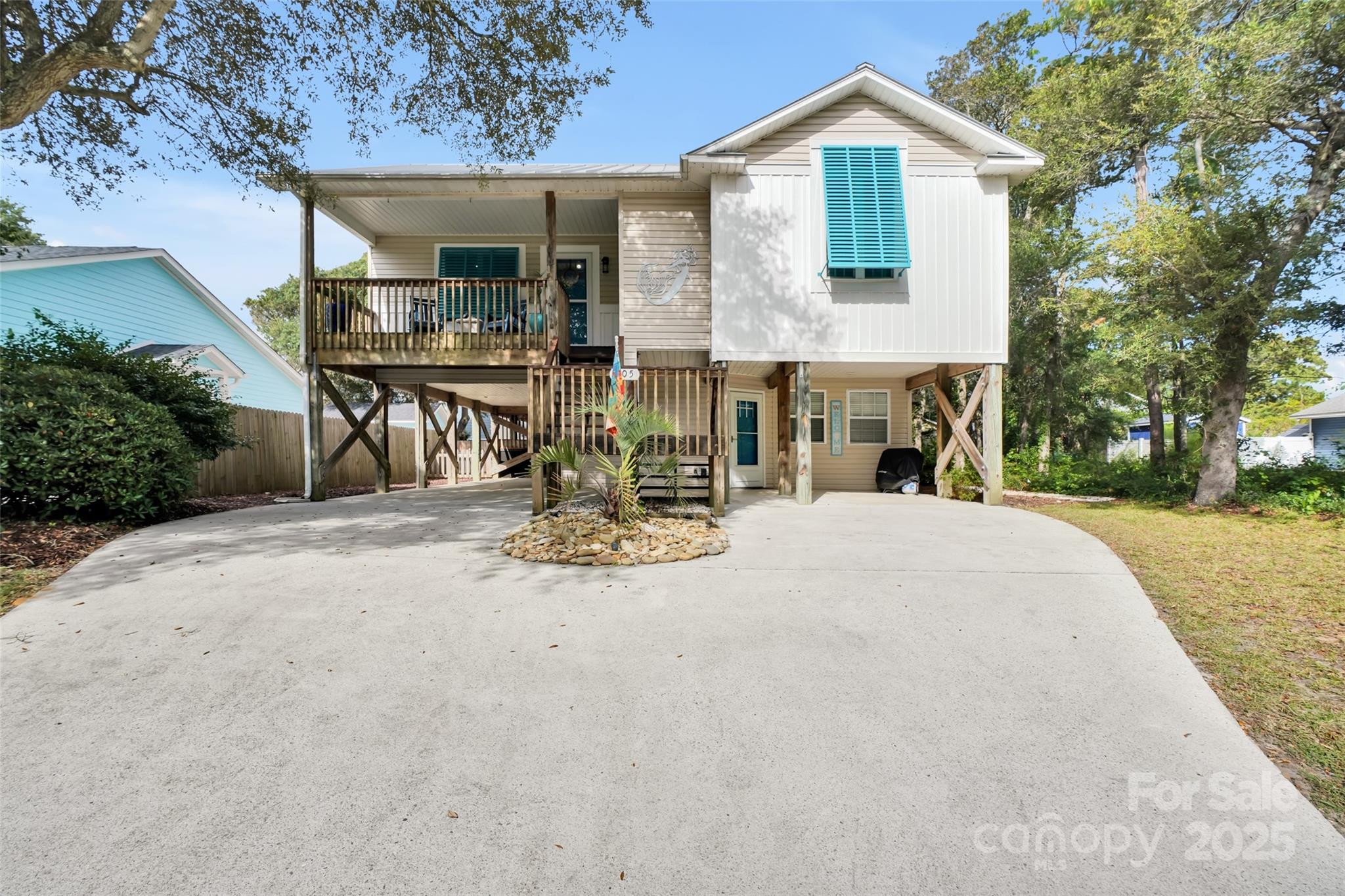 105 Se 37th Street Property Photo 1