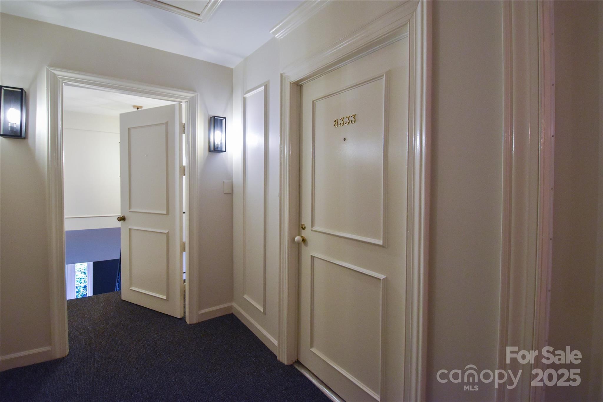 8333 Meadow Lakes Drive Property Photo 2